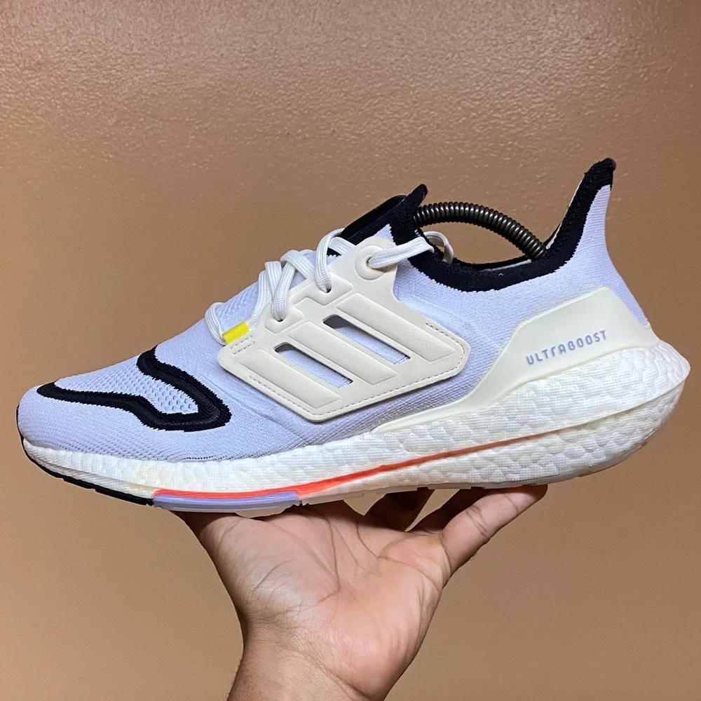 Adidas UltraBoost 22 “White Black Solar Red” Running Sneakers 11.5 Women 10 Men